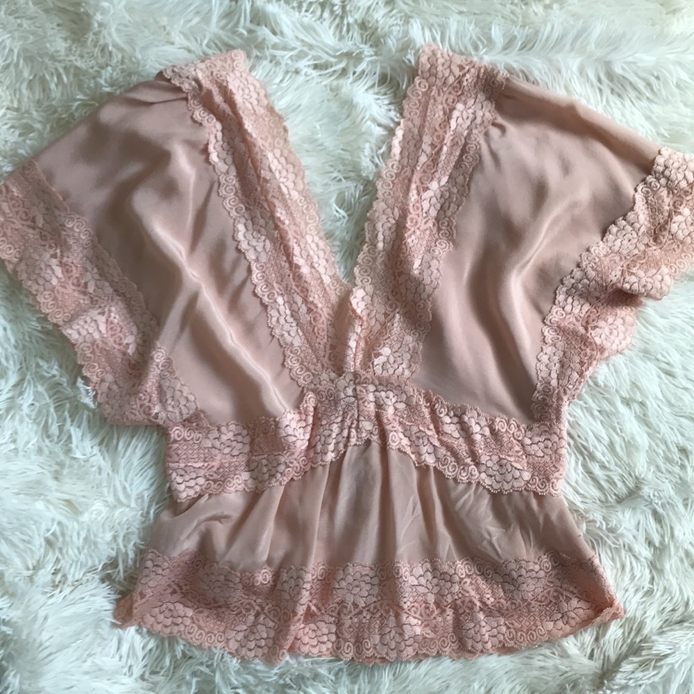 Soft pink, satin top - Picture 4 of 4